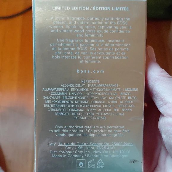 Boss Alive Eau de Parfum in Gold Packaging - Picture 4 of 5